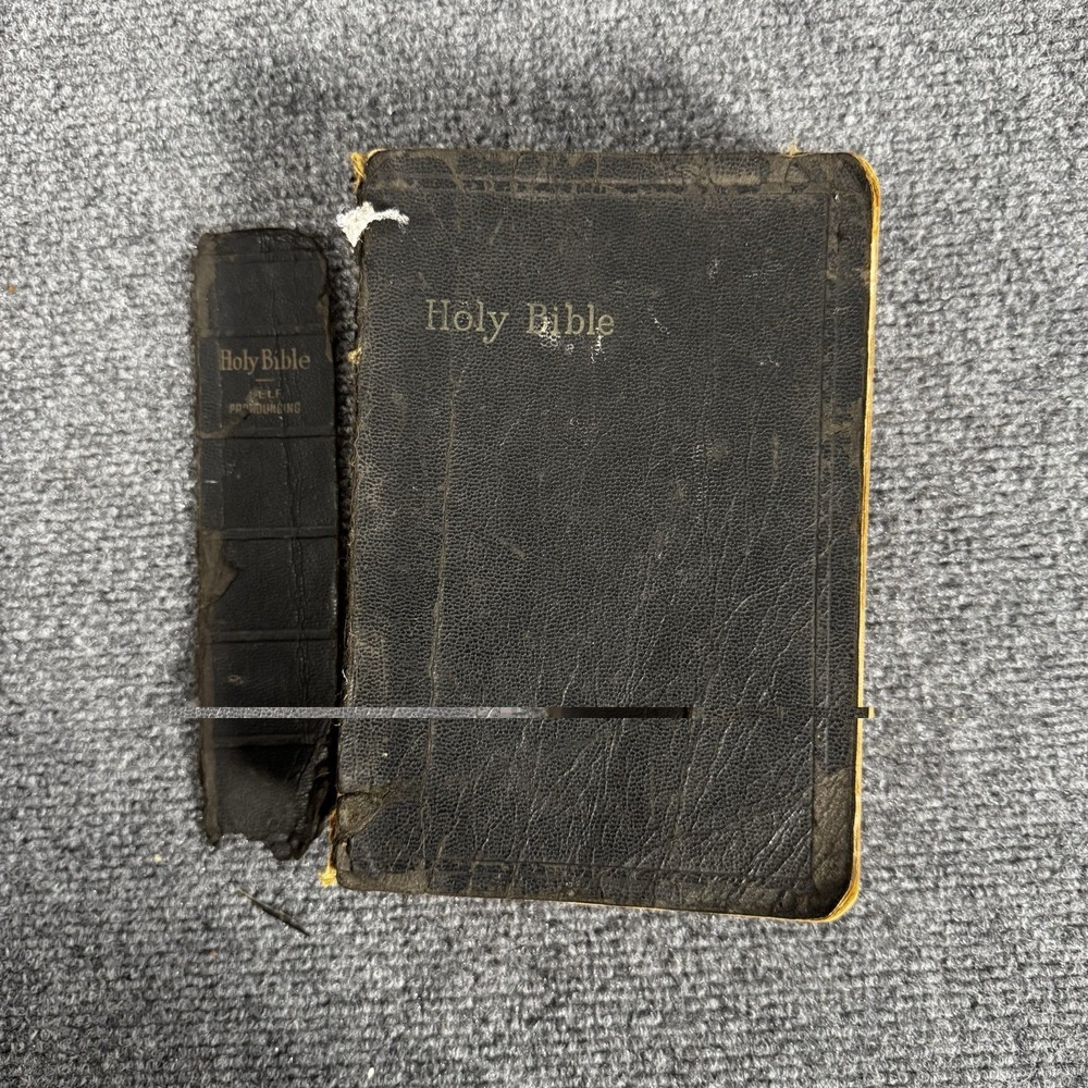 Holy Bible KJV Self-Pronouncing Concordance 1930s World
